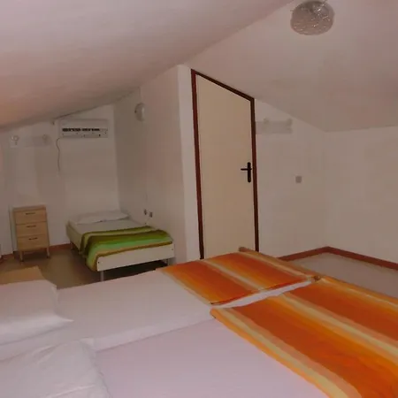Beautiful Flat 250m From The For 8 Guests Apartment