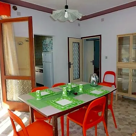 Beautiful Flat 250m From The For 8 Guests Apartment