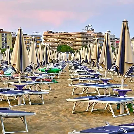 Beautiful Flat 250m From The For 8 Guests Apartment Bibione